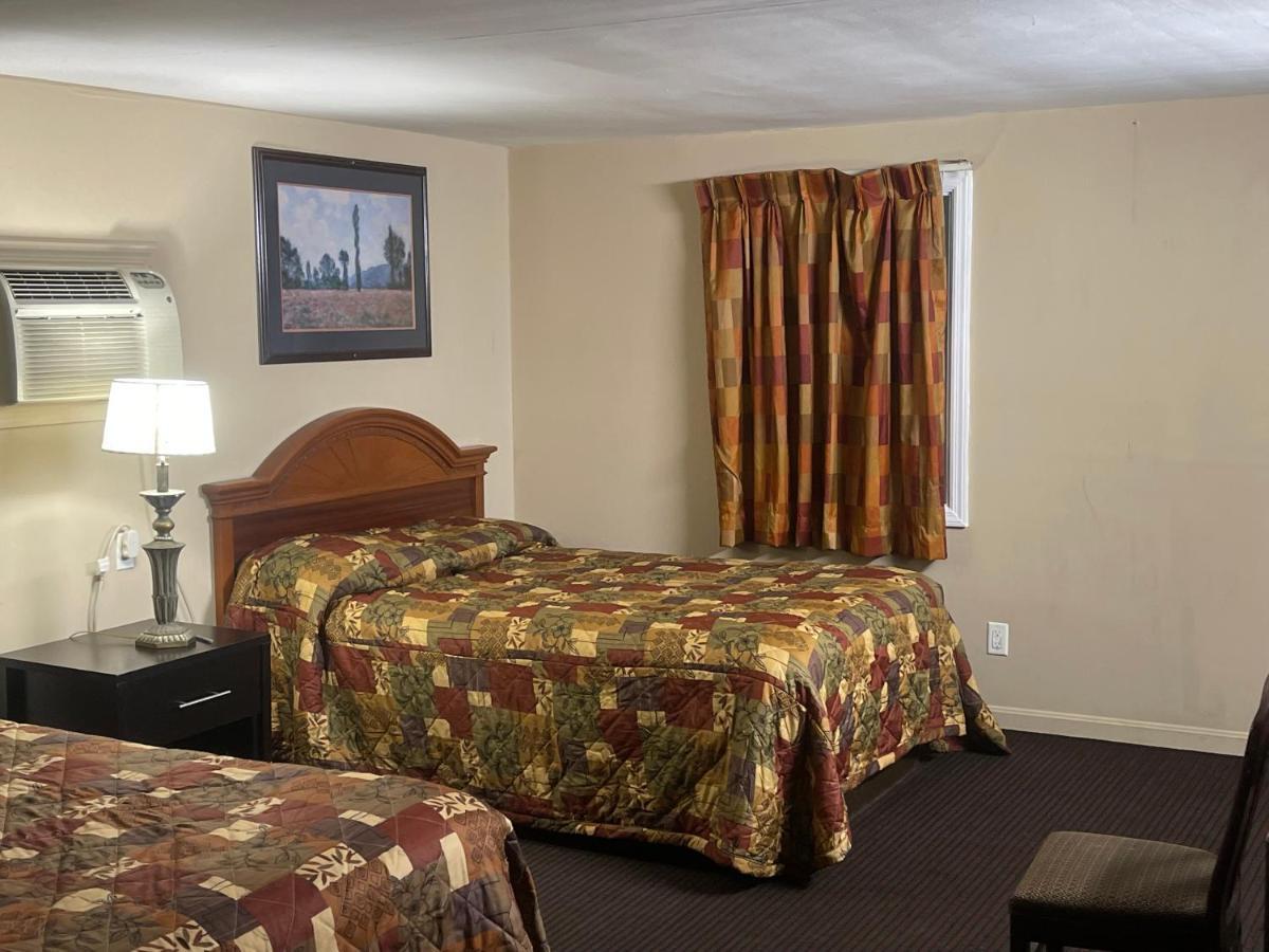 Pennswoods Inn 曼海姆 外观 照片